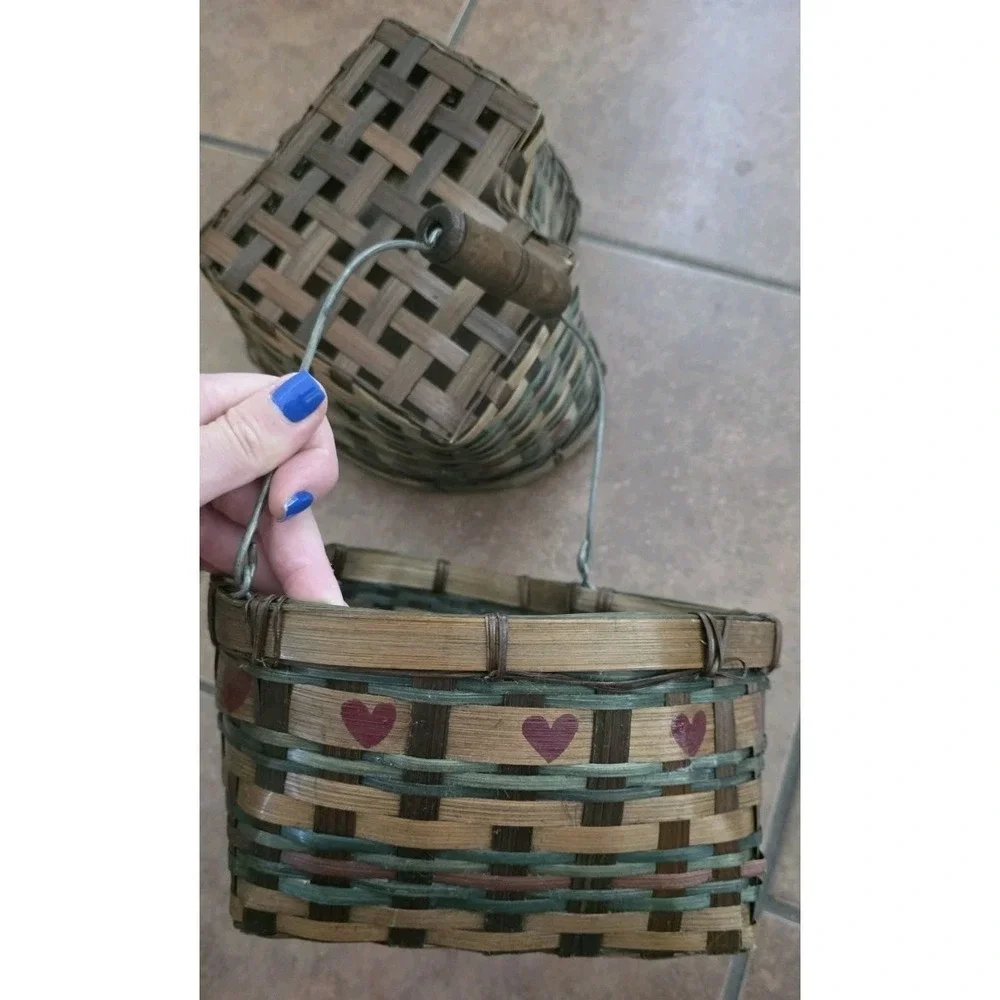 Vintage Heart Shaped Baskets Wood Metal Handle 2pc Woven Weaved Cottage‎